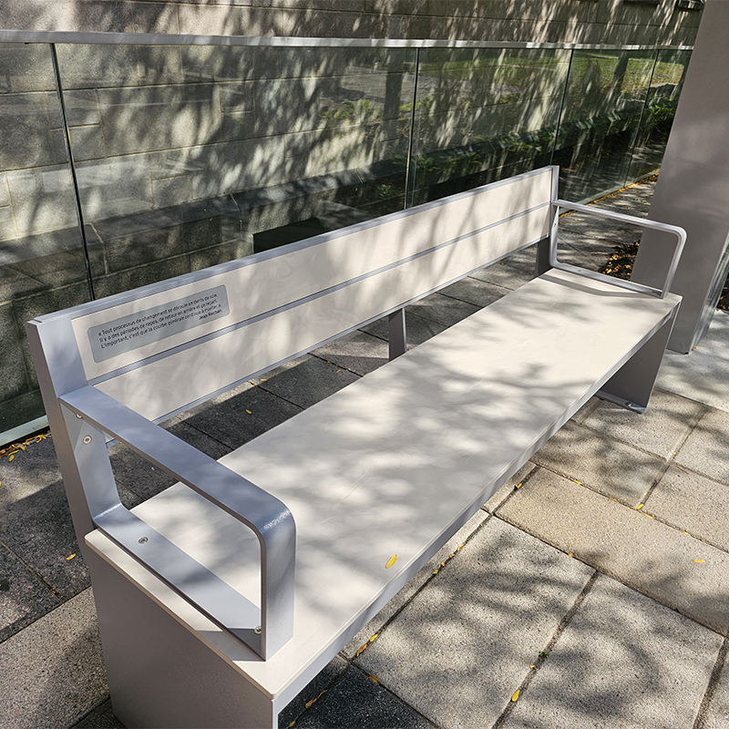 Banc urbain - mobilier avec dossier et accoudoirs- Mobilier commercial et urbain