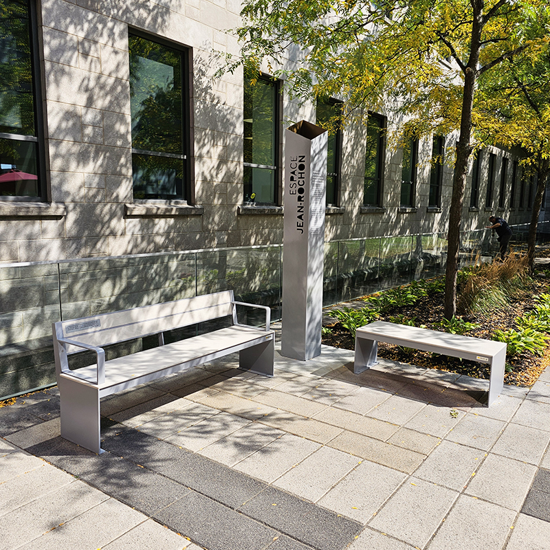 Banc urbain - mobilier avec dossier et accoudoirs- Mobilier commercial et urbain