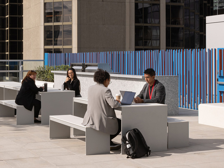 Table pique-nique INFINITO toit-terrasse - table pour commerce ou mobilier urbain