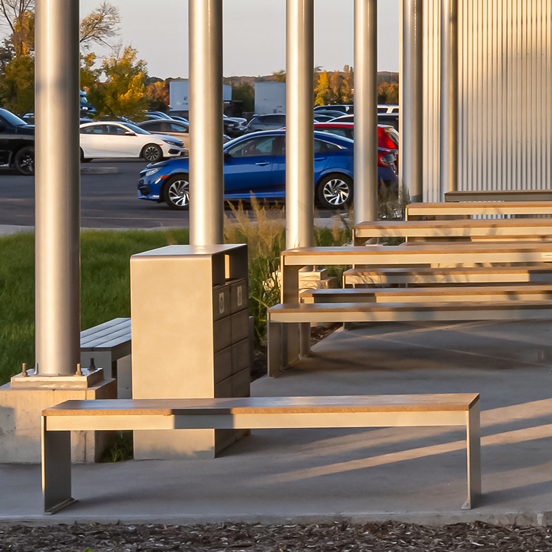 espace collaboratif extérieur, aménagement terrasse extérieur pour employés, mobilier commercial, aménagement terrasse bureau, mobilier de terrasse pour entreprise