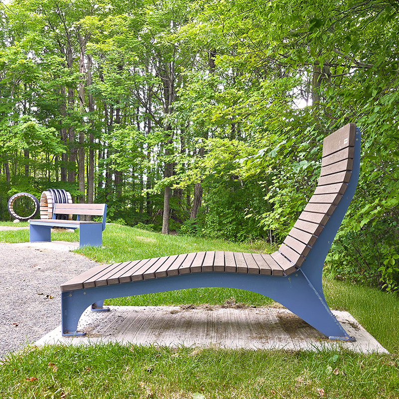 Chaise longue urbaine, méridienne urbaine, mobilier urbain, banc public, mobilier espace public, mobilier extérieur, mobilier d'espace collaboratif extérieur, mobilier espace commercial, mobilier de parc, mobilier scolaire, station touristique, mobilier terrasse commerciale, mobilier place publique, mobilier toit-terrasse extérieur, mobilier modulaire urbain Urban lounge chair, urban resting platform, urban furniture, street furniture, site furnishings, public bench, public space furniture, public square outdoor furniture, outdoor furniture, outdoor collaborative space furniture, commercial furniture, park furniture, school outdoor furniture, touristic station, Touristic site outdoor furniture, commercial terrace furniture, rooftop terrace furniture, urban modular furniture