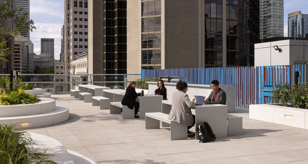 Table pique-nique modulaire, accès universel (PMR), mobilier urbain, table à pique-nique, table publique, banc public, mobilier espace public, mobilier extérieur, mobilier d'espace collaboratif extérieur, mobilier espace commercial, mobilier de parc, mobilier scolaire, station touristique, mobilier terrasse commerciale, mobilier place publique, mobilier toit-terrasse extérieur, mobilier modulaire urbain Modular picnic table, universal access (ADA), urban furniture, street furniture, site furnishings, public table, public bench, modular picnic table, public space furniture, public square outdoor furniture, outdoor furniture, outdoor collaborative space furniture, commercial furniture, park furniture, school outdoor furniture, touristic station, Touristic site outdoor furniture, commercial terrace furniture, rooftop terrace furniture, urban modular furniture