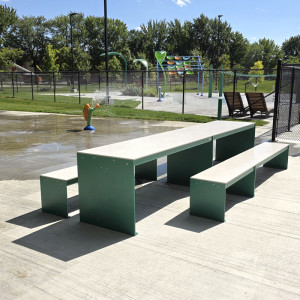 Table pique-nique modulaire, accès universel (PMR), mobilier urbain, table à pique-nique, table publique, banc public, mobilier espace public, mobilier extérieur, mobilier d'espace collaboratif extérieur, mobilier espace commercial, mobilier de parc, mobilier scolaire, station touristique, mobilier terrasse commerciale, mobilier place publique, mobilier toit-terrasse extérieur, mobilier modulaire urbain Modular picnic table, universal access (ADA), urban furniture, street furniture, site furnishings, public table, public bench, modular picnic table, public space furniture, public square outdoor furniture, outdoor furniture, outdoor collaborative space furniture, commercial furniture, park furniture, school outdoor furniture, touristic station, Touristic site outdoor furniture, commercial terrace furniture, rooftop terrace furniture, urban modular furniture 