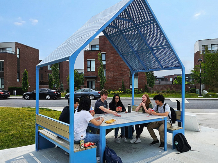 Table pique-nique modulaire, accès universel (PMR), maisonnette, abri solaire, Abri de table de pique-nique, mobilier urbain, table à pique-nique, table publique, banc public, mobilier espace public, mobilier extérieur, mobilier d'espace collaboratif extérieur, mobilier espace commercial, mobilier de parc, mobilier scolaire, station touristique, mobilier terrasse commerciale, mobilier place publique, mobilier toit-terrasse extérieur, mobilier modulaire urbain Modular picnic table, universal access (ADA), house, sunshade, solar shelter, Picnic table shelter, urban furniture, street furniture, site furnishings, public table, public bench, modular picnic table, public space furniture, public square outdoor furniture, outdoor furniture, outdoor collaborative space furniture, commercial furniture, park furniture, school outdoor furniture, touristic station, Touristic site outdoor furniture, commercial terrace furniture, rooftop terrace furniture, urban modular furniture