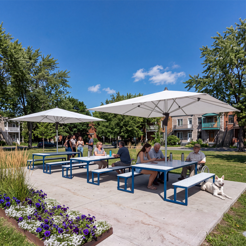 Table pique-nique modulaire, accès universel (PMR), parasol de tissu, abri solaire, abri de table de pique-nique, mobilier urbain, table à pique-nique, table publique, banc public, mobilier espace public, mobilier extérieur, mobilier d'espace collaboratif extérieur, mobilier espace commercial, mobilier de parc, mobilier scolaire, station touristique, mobilier terrasse commerciale, mobilier place publique, mobilier toit-terrasse extérieur, mobilier modulaire urbain Modular picnic table, universal access (ADA), fabric parasol, sunshade, solar shelter, sunbrella, umbrella, Picnic table shelter, urban furniture, street furniture, site furnishings, public table, public bench, modular picnic table, public space furniture, public square outdoor furniture, outdoor furniture, outdoor collaborative space furniture, commercial furniture, park furniture, school outdoor furniture, touristic station, Touristic site outdoor furniture, commercial terrace furniture, rooftop terrace furniture, urban modular furniture